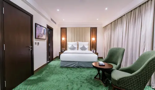 One Bedroom Apartment with bathtub 7