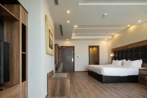 One Bedroom Apartment with City View 6