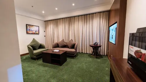 One Bedroom Apartment with bathtub 4