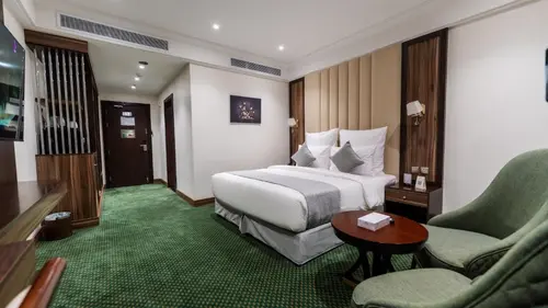 Studio with bathtub 1