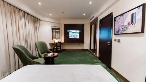 One Bedroom Apartment with bathtub 5